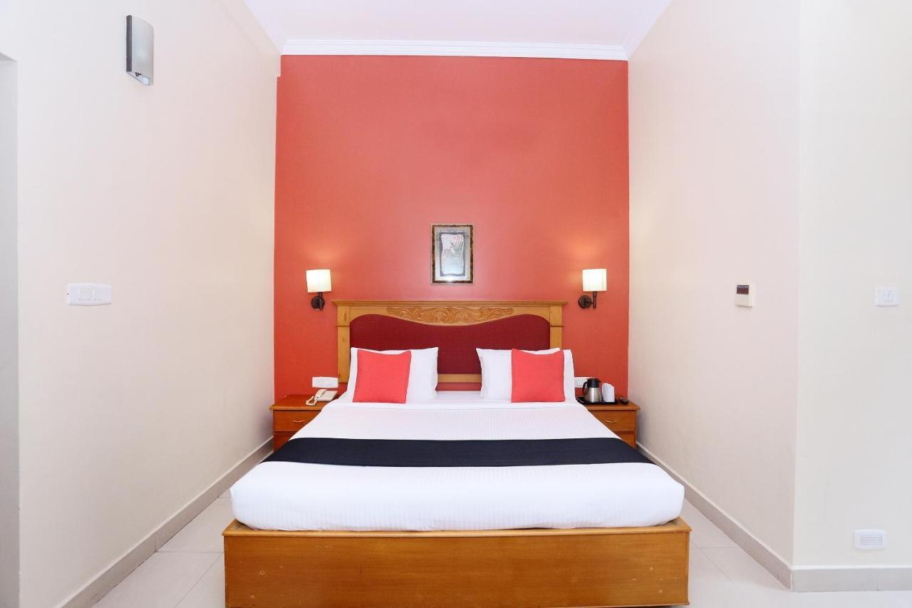 Hotel Capital O 45944 Club 7 Tiruvalla Exterior foto